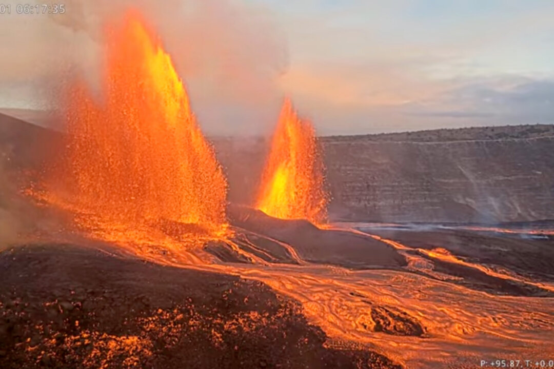 LIVE NOW: Kilauea Volcano Erupts in Hawaii