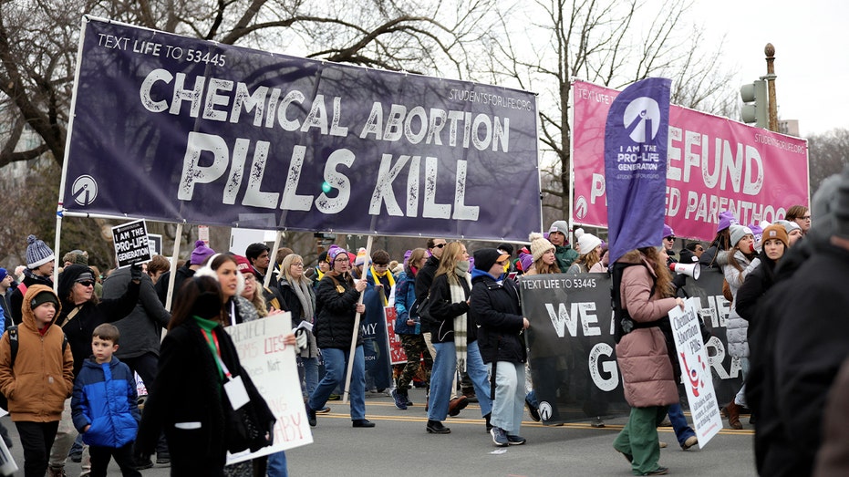 Supreme Court temporarily blocks appeals court ruling on abortion pill, restores wider access to drug